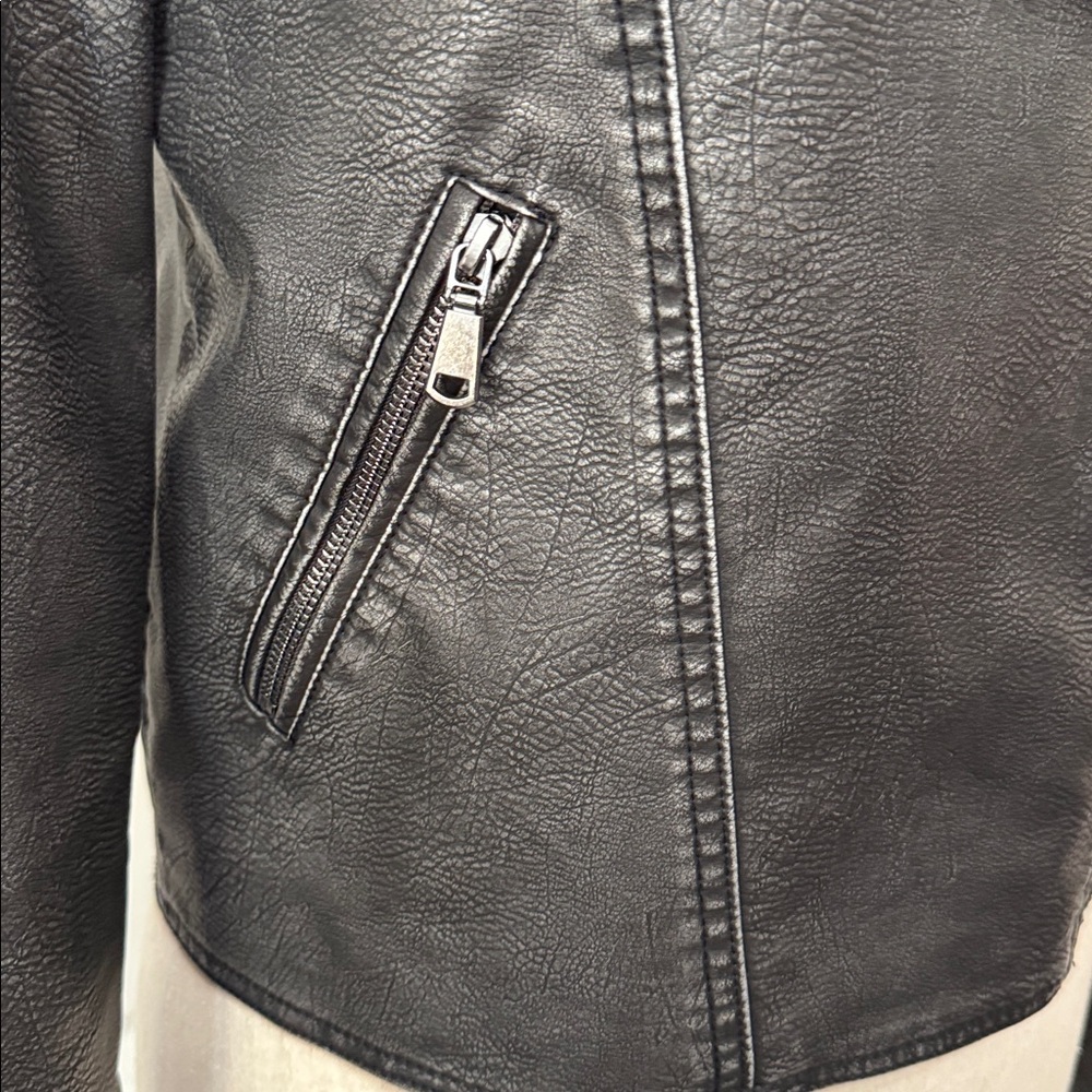 VEDA Distressed Moto Faux Leather Jacket NWT - Picture 11 of 14
